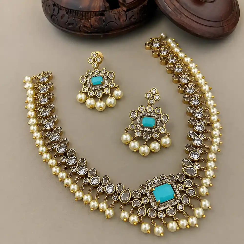 Pearl Crystal Necklace Set - Image 2