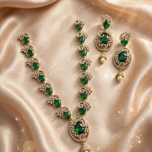 Emerald Paisley Drop Necklace Set